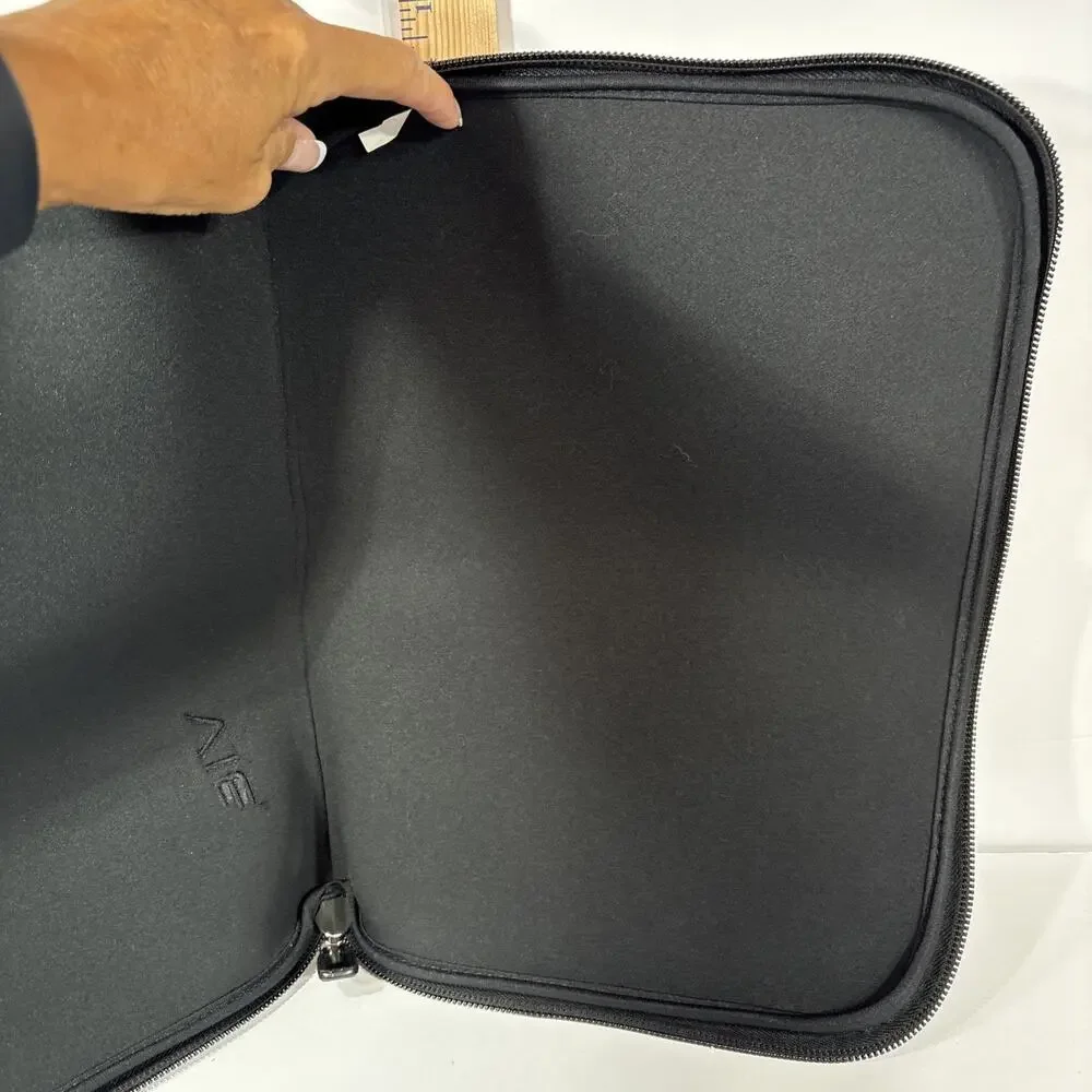 VIE Neoprene Computer Sleeve Black 15 Inch New